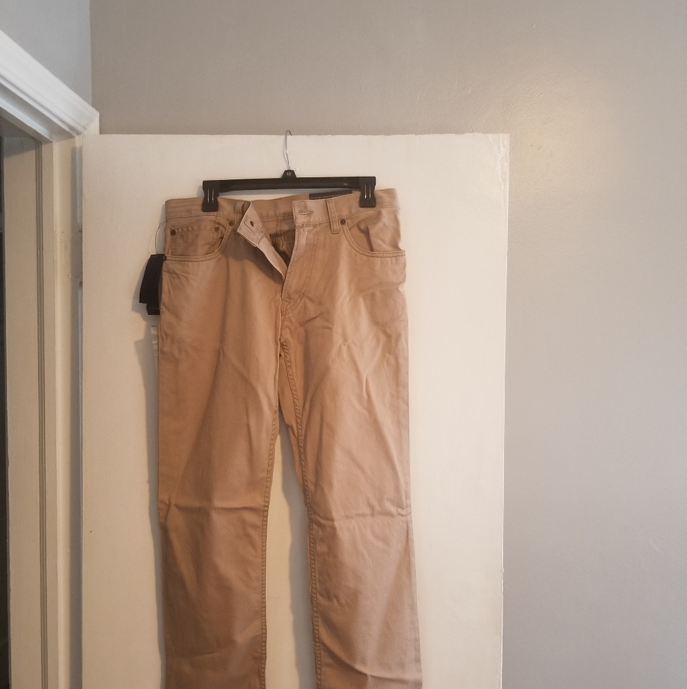 khaki pants